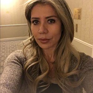 Meet your Posher, Roxana